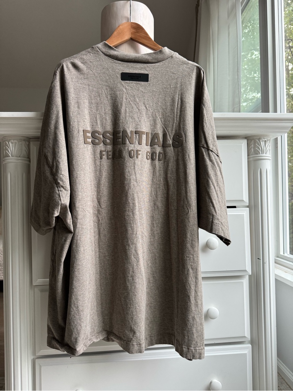 Fear of God Essentials Original Oversized V-Neck Tee Taupe XL